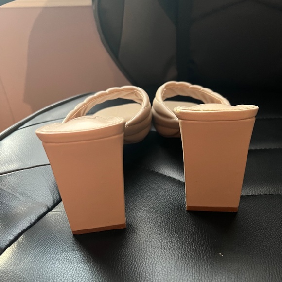 Nasty Gal Beige Quilted Sandals - Picture 5 of 6